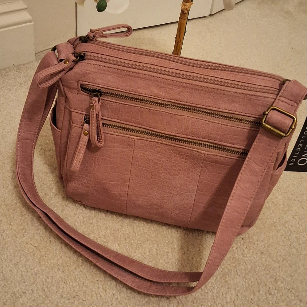 Bueno Collection, NWT, Woman's Hand/Cross Body Bag - Picture 1 of 9